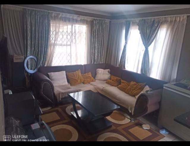 2 BEDROOM HOUSE FOR SALE IN DAWN PARK EXT